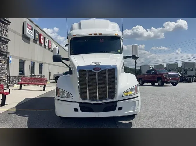 2022 Peterbilt 579