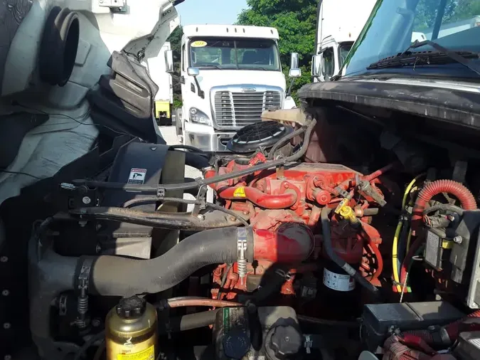 2019 FREIGHTLINER M2 106