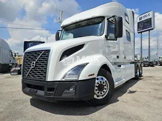 2023 VOLVO VNL64T860