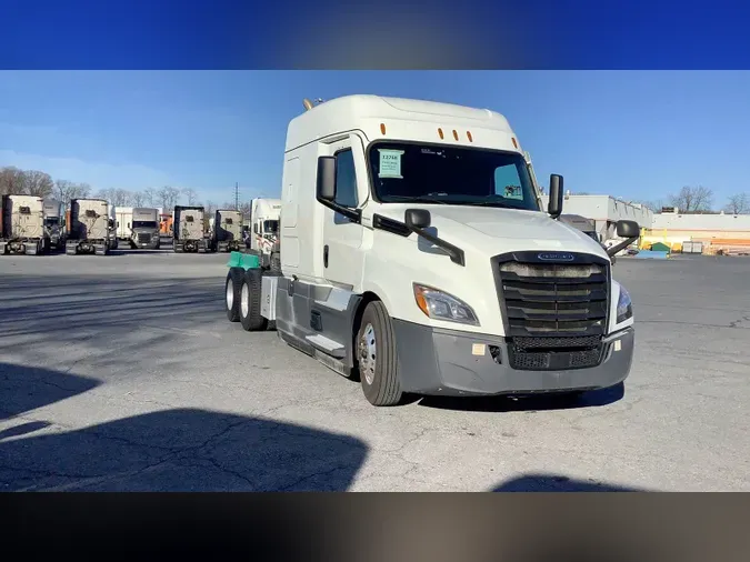 2021 Freightliner Cascadia 1267ca7d8a0aa3b693b33bd455cf3f044fa