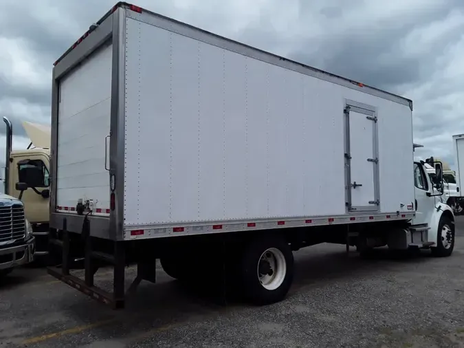 2018 FREIGHTLINER M2 106