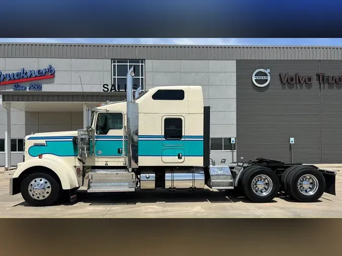 2019 KENWORTH W900L
