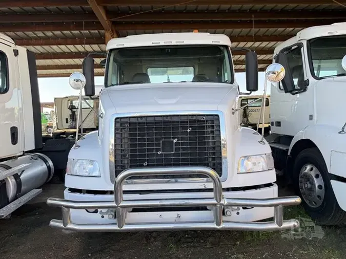 2014 VOLVO VNM64T2007cb568a13686ed7976341acfd39bfd6d