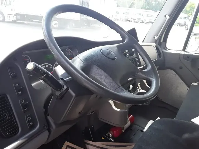 2018 FREIGHTLINER M2 106