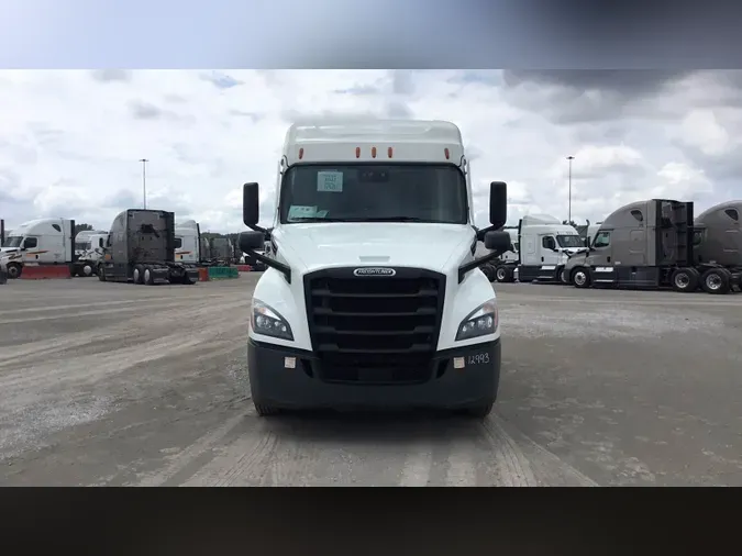 2021 Freightliner Cascadia 126