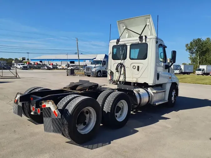 2019 FREIGHTLINER CASCADIA 125