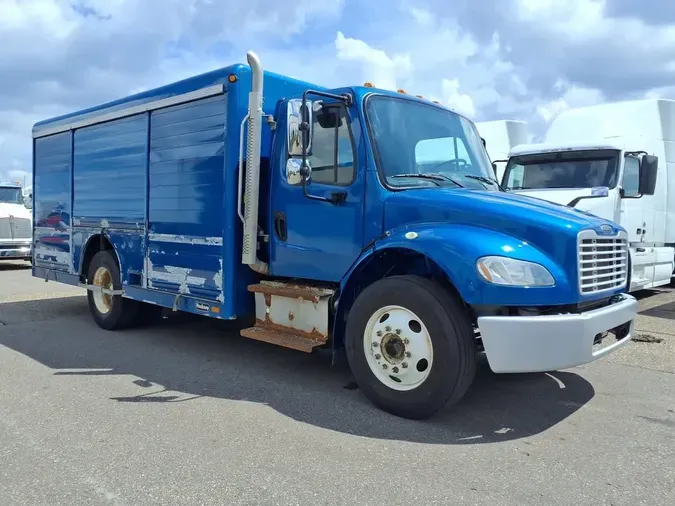 2017 FREIGHTLINER M2 106