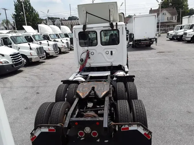 2018 FREIGHTLINER CASCADIA 125
