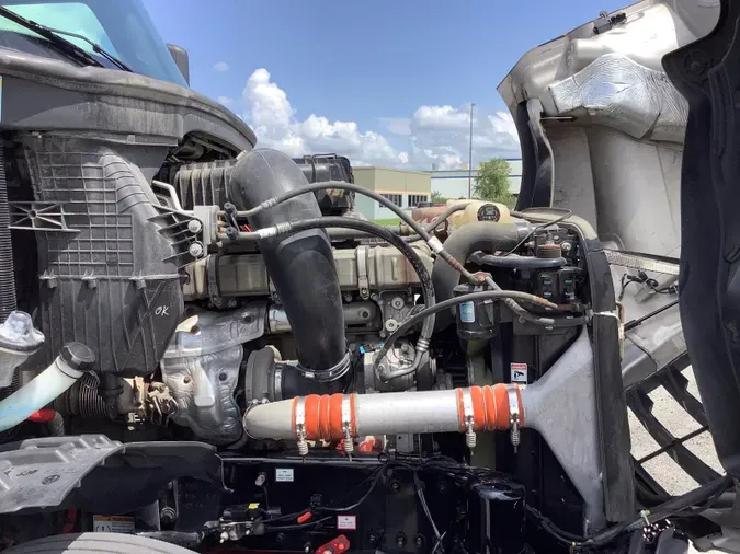 2021 Freightliner Cascadia 126