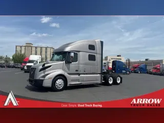 2022 VOLVO VNL860