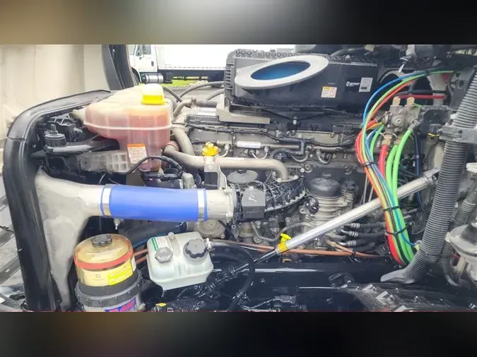 2021 FREIGHTLINER CA126