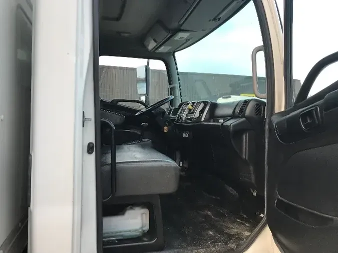 2017 HINO TRUCK 268