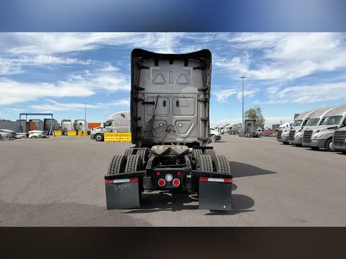 2025 Freightliner Cascadia 126