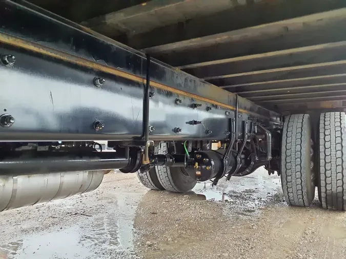 2017 FREIGHTLINER M2 106