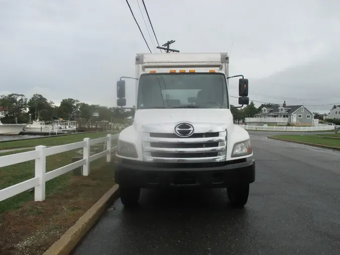 2017 HINO 268