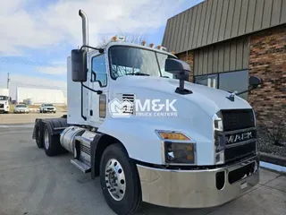 2022 MACK AN64T
