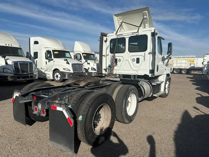 2016 FREIGHTLINER/MERCEDES CASCADIA 125