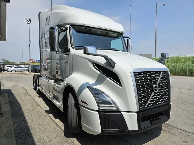 2020 VOLVO VNL64T760