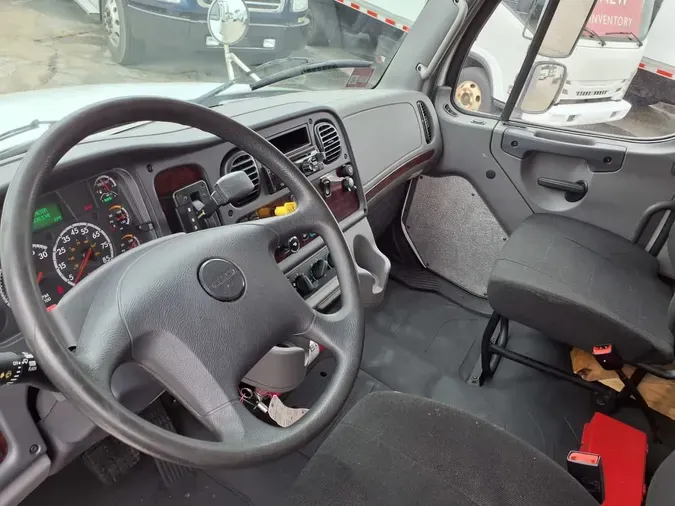 2018 FREIGHTLINER M2 106