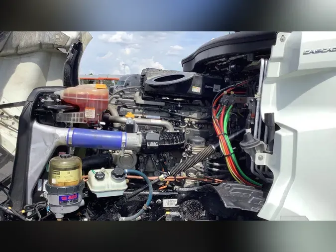 2020 Freightliner Cascadia 126