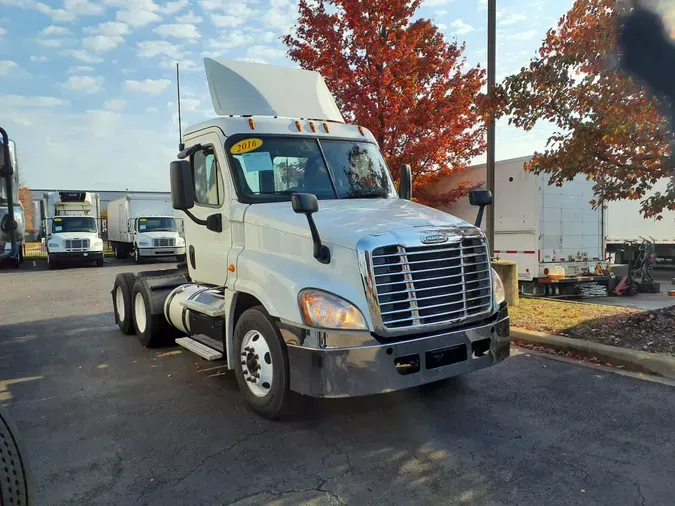 2016 FREIGHTLINER/MERCEDES CASCADIA 125