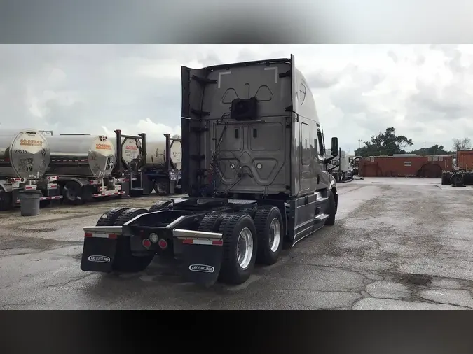 2022 Freightliner Cascadia 126