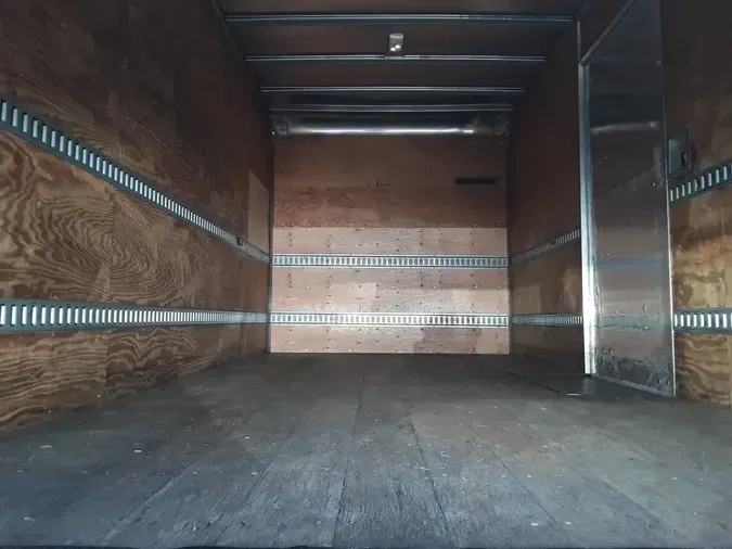 2017 FREIGHTLINER/MERCEDES M2 106