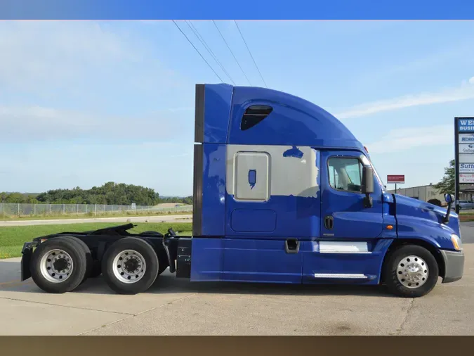 2017 FREIGHTLINER CASCADIA