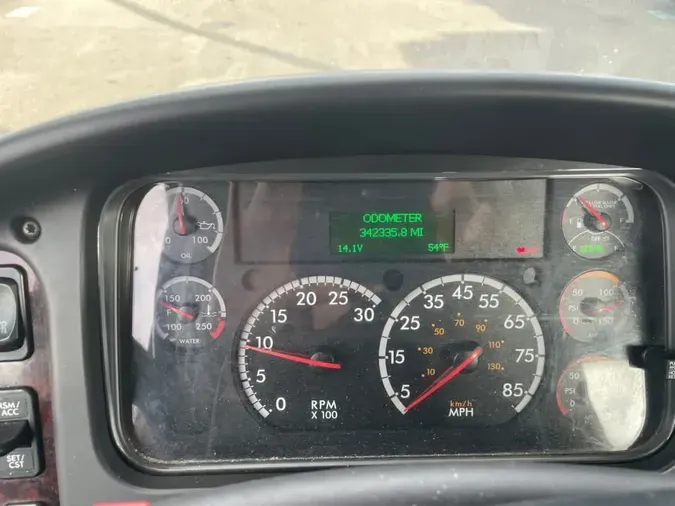 2017 FREIGHTLINER/MERCEDES M2 106