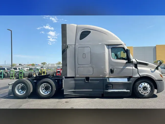 2023 Freightliner Cascadia