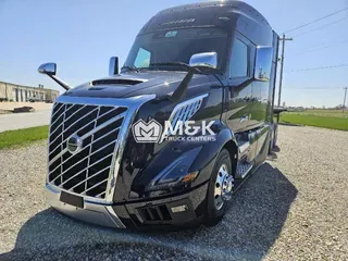 2025 VOLVO VNL64TV04