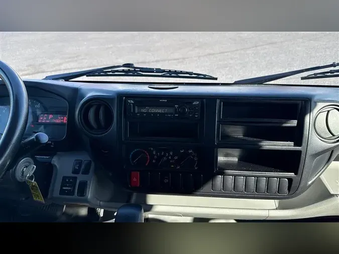 2019 HINO 195