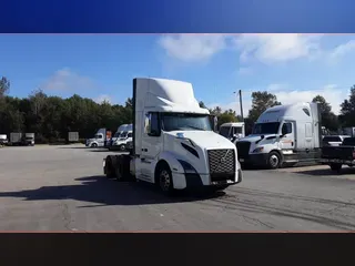 2020 Volvo VNL300