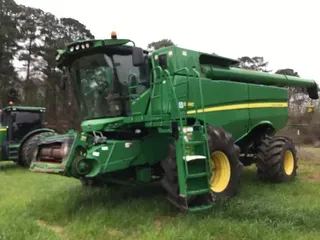 2013 John Deere S690