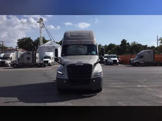 2025 Freightliner Cascadia 126