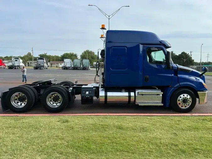 2020 FREIGHTLINER CA126