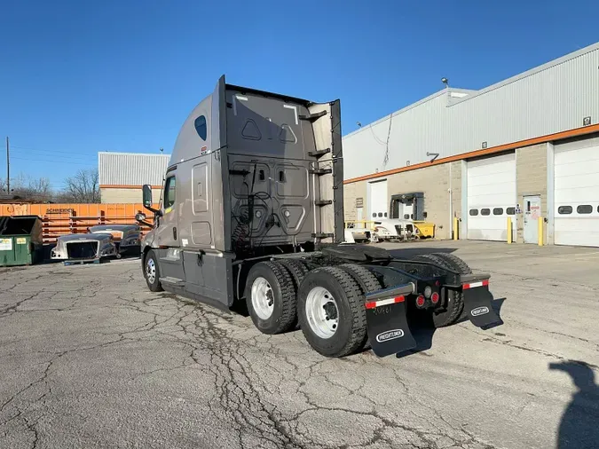 2023 Freightliner Cascadia