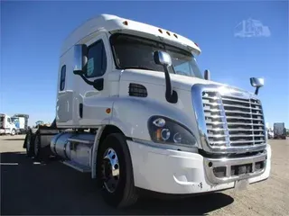 2017 FREIGHTLINER CASCADIA 113