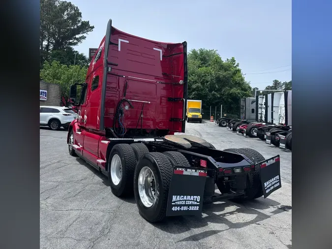 2021 VOLVO VNL64T760