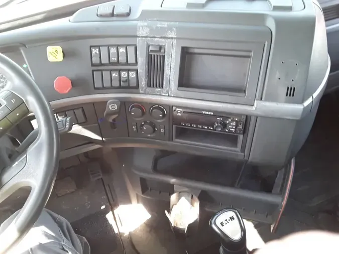 2019 VOLVO VNL64T-300
