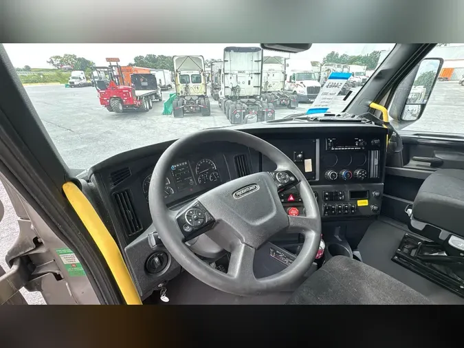 2023 Freightliner Cascadia 1267cfe182ee37f6c084752d59025c0473f