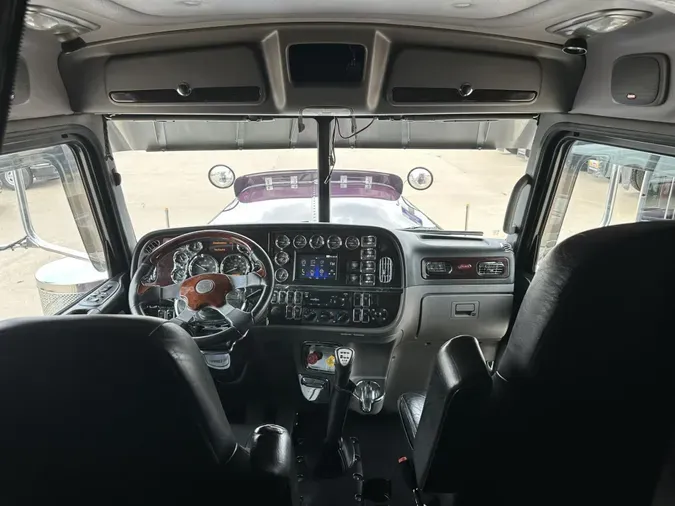 2021 Peterbilt 389