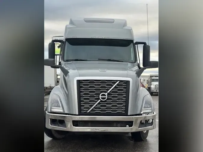 2022 VOLVO VNL64T860