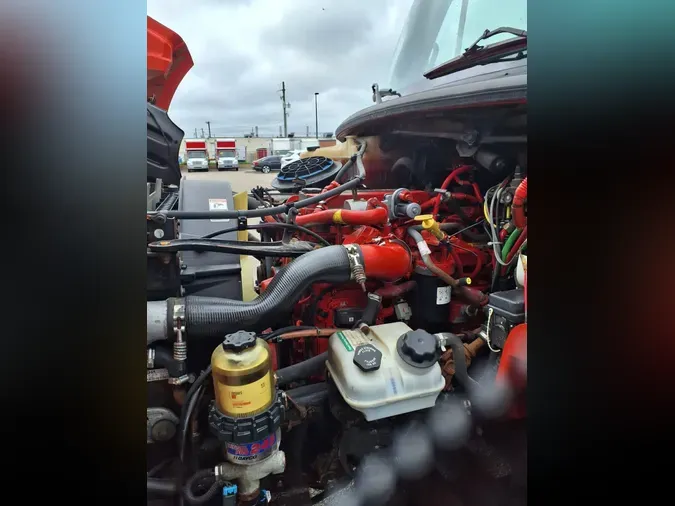 2018 FREIGHTLINER M2 106