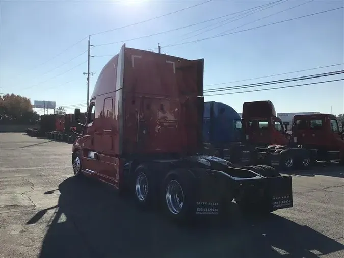 2022 FREIGHTLINER CASCADIA