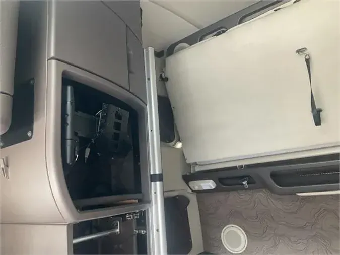 2018 VOLVO VNL64T780