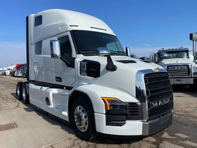 2026 MACK Pioneer 76" High Roof