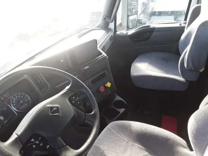 2019 NAVISTAR INTERNATIONAL LT625 DAYCAB T/A