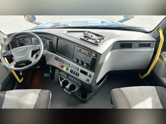 2022 Freightliner Cascadia 126