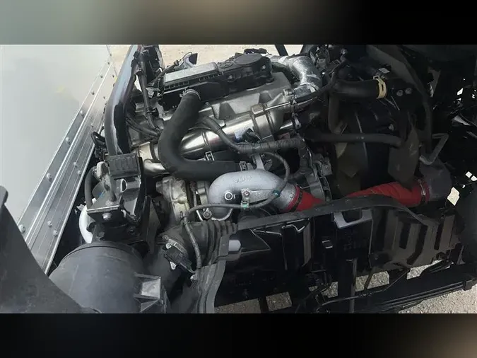 2019 HINO 195